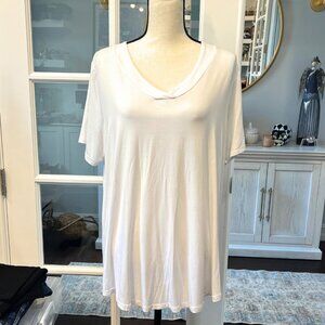 Market & Spruce White V-neck T-shirt 2XL